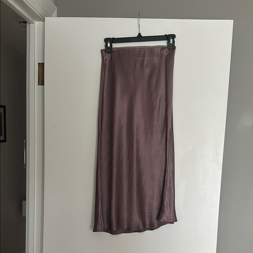 Elegant Mauve Satin Skirt